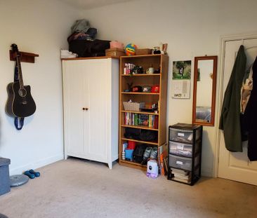 3 bedroom end of terrace house to rent - Photo 4