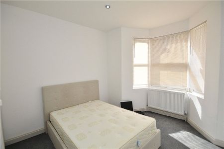 Whitehorse Lane, London, SE25 6UX - Photo 3