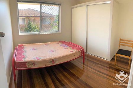 Bills Included! Sunnybank furnished 3 Bed unit with Air-con!! - Photo 4