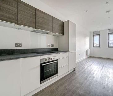 Bracknell, Berkshire, RG12 - Photo 2