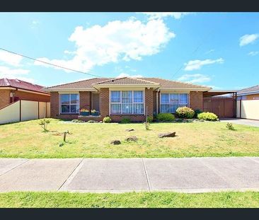 Spacious 3-Bedroom Home with Abundant Natural Light in Thomastown - Photo 3