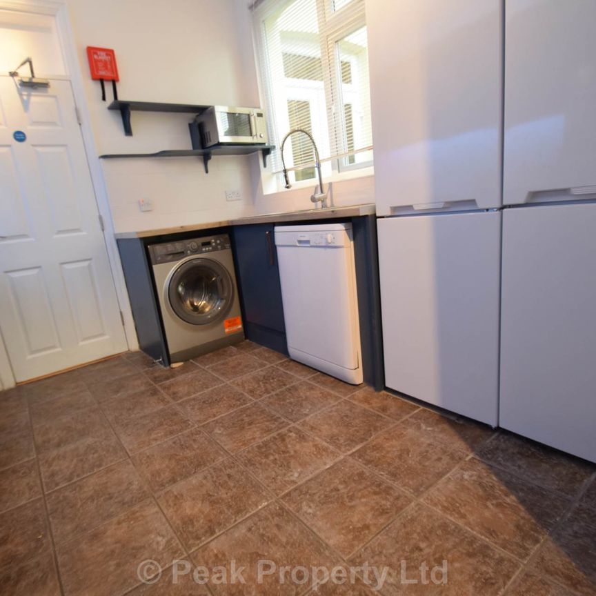 Room 4 - Westborough Road, Westcliff On Sea - Photo 1