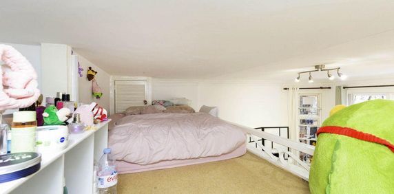 Studio to rent - Photo 2