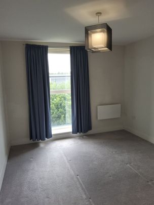 2 Bed Flat, Osprey House, RG2 - Photo 1