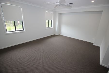 Very Large&comma; Very New & Opposite Bushland&excl;&excl; - Photo 2