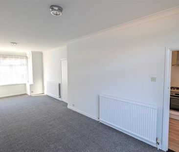 3 bedroom detached house to rent - Photo 3