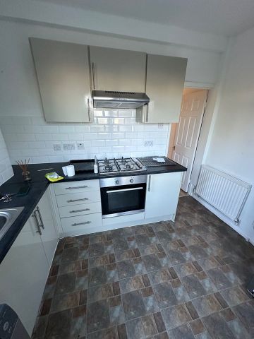 2 Bed Maisonette, Beulah Hill, SE19 - Photo 5