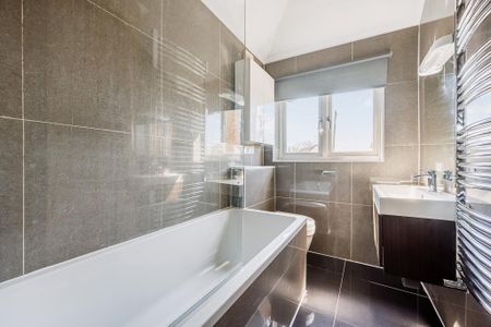 2 bedroom detached house to rent - Photo 3