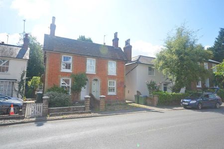 2 bedroom semi-detached house to rent - Photo 2