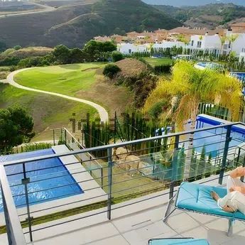 Alquiler de casa o chalet independiente en Avenida de la Resina - Photo 1