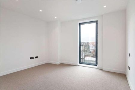Novum Court, Cannon Hill Lane, London, SW20 - Photo 2