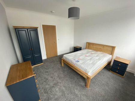 2 bedroom flat to rent - Photo 3