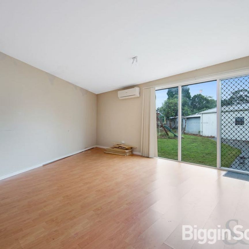 Spacious Family Living in a Great Keysborough Location – 2 Robin Court, Keysborough - Photo 1