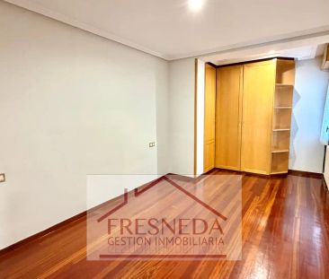 Piso de alquiler en Salesas - Foncalada - Campoamor - Photo 2