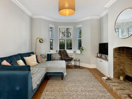 2 bedroom end of terrace house to rent - Photo 2