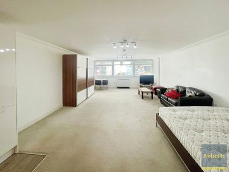 Earlham House, NR2 3PE - Photo 2