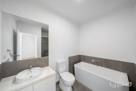 Brand New Living! - Photo 5