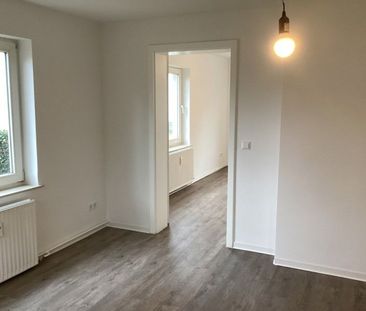 Ihr neues Zuhause: sanierte 2,5-Zimmer-Wohnung, sofort anmietbar! - Foto 1