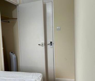 Room in a Shared House, Sandpiper Court, SE8 - Photo 5