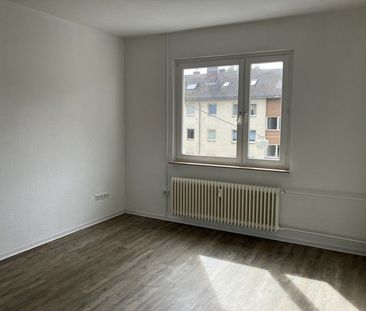 Perfekt! Gut geschnittene 3-Zimmer-Wohnung sucht Mieter - Photo 4