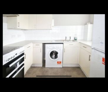 1 Bed Flat, Block D, SO19 - Photo 5