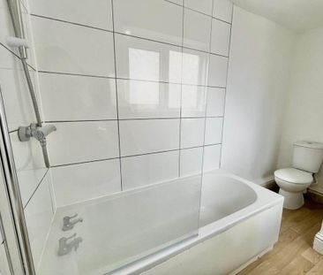 4 bedroom terraced house to rent - Photo 5