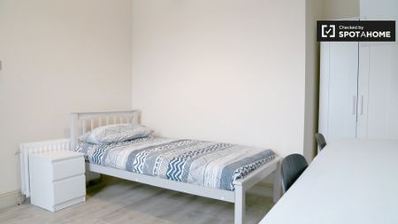 Room in shared 14-bedroom flat for rent, Inns Quay. - Photo 4