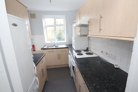 2 bedroom flat to rent - Photo 5