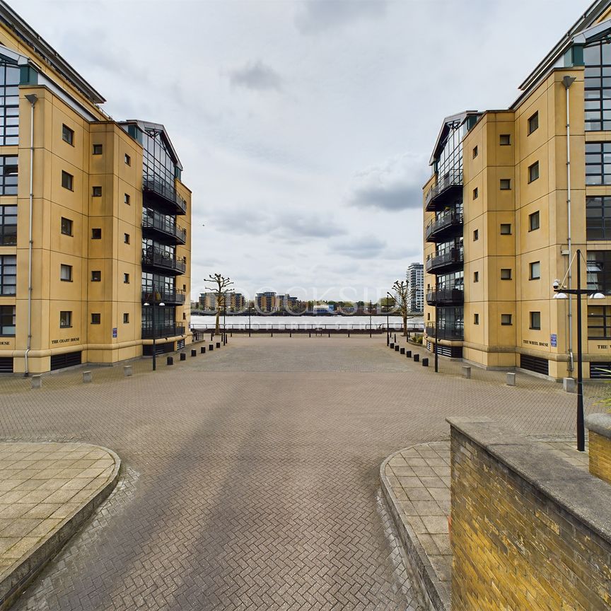 1 bed flat to rent in Slipway House, London, E14 - Photo 1