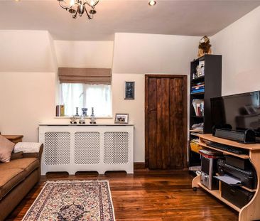 5 bedroom detached house to rent - Photo 2