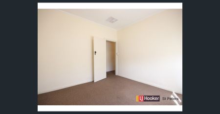 Character Family Home - 6 Month Lease!! - Photo 3