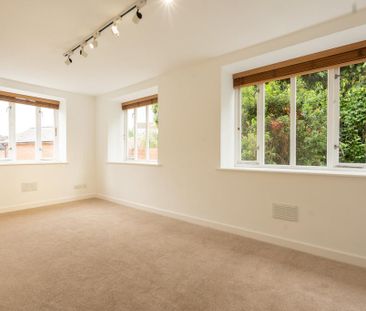 1 bedroom ground floor flat to rent - Photo 3