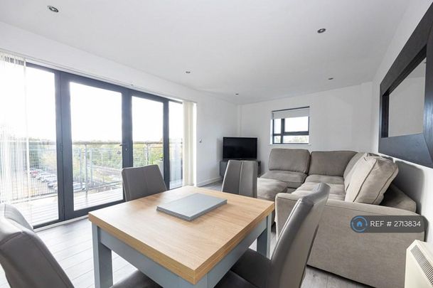 2 bedroom penthouse to rent - Photo 1