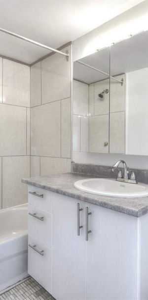 Beautiful 1-Bedroom - Metro Cote-Vertu - 1150 Côte-Vertu, Montréal - Photo 1