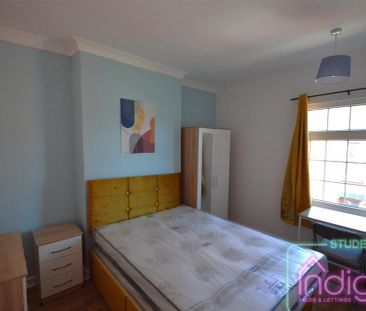 4 bedroom terraced house to rent - Photo 4