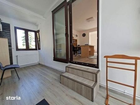 Proprietate cu 3 camere in centrul orasului pentru birouri sau locuit - Fotografie 3