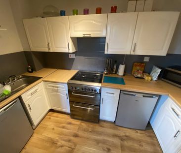 Price £1,150 pcm - Available 16/07/2026 - Furnished / Unfurnished - Photo 5
