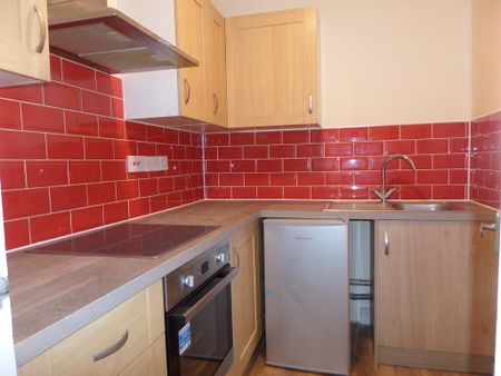 1 bedroom flat to rent - Photo 2
