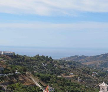 Penthouse For Long Term Rental In Frigiliana - Photo 2