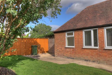 1 BED Bungalow - Photo 3