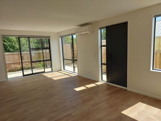 2 Bedroom Townhouse in Phillipstown - Photo 1