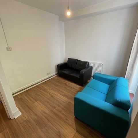 5 Bed Terraced House, White Street, BN2 - Photo 1