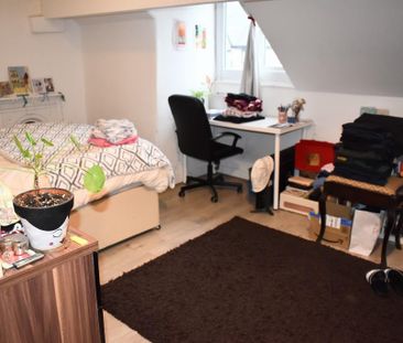 4 bedroom terraced house to rent - Photo 6