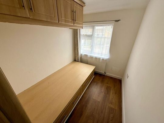 Farmlea Road, Portsmouth - Photo 1