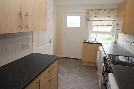 3 bedroom terraced house to rent - Photo 5