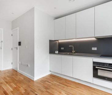 Flat to rent - Photo 1