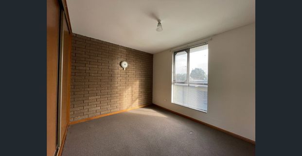 Low-Maintenance One-Bedroom Unit in Quiet Location - Photo 1