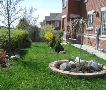 For Lease - 18 8 Townwood Drive, Richmond Hill, Ontario - Photo 1