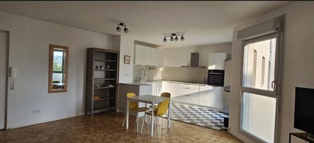 Location Appartement 4 pièces 85m² LYON 7ème - Photo 4