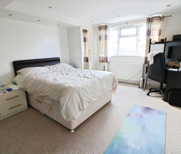 4 bedroom terraced house to rent - Photo 4